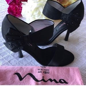 Nina “Clova-LS” Pumps